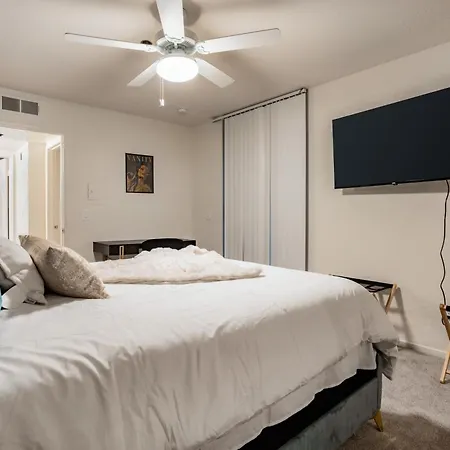 Style, Peace, Comfort In N Hollywood Next To Burbank Free Indoor Parking And Wifi Exterior photo