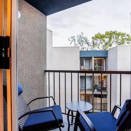 Style, Peace, Comfort In N Hollywood Next To Burbank Free Indoor Parking And Wifi Exterior photo