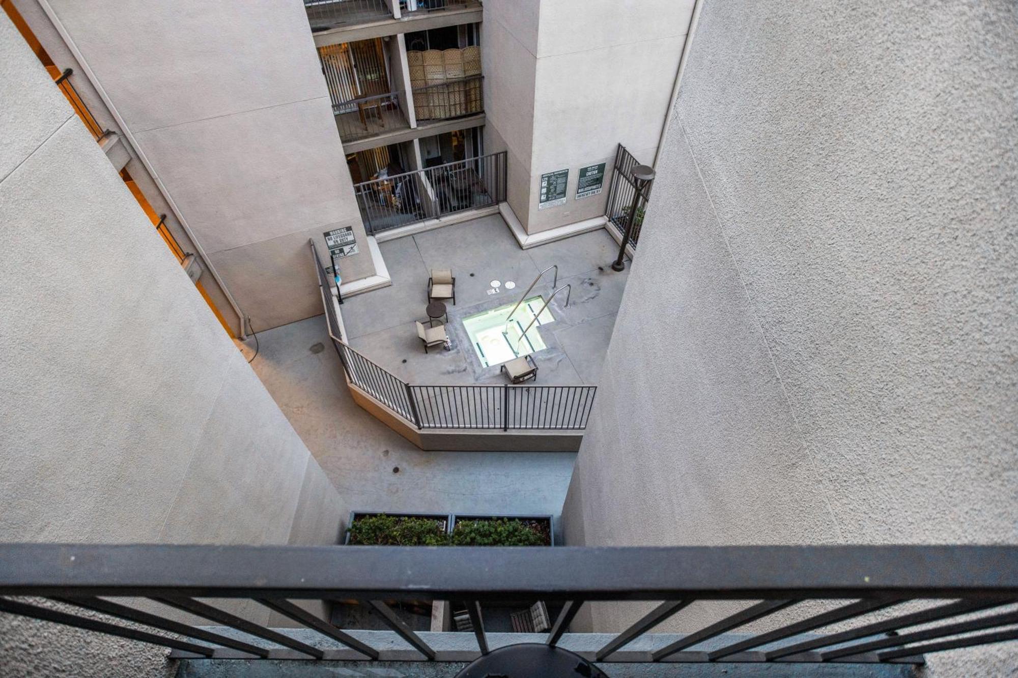 Apartamento Style, Peace, Comfort In N Hollywood Next To Free Indoor Parking And Wifi Burbank
